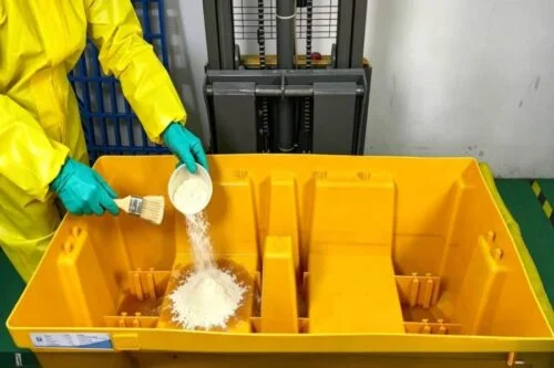 How to Safely Clean and Decontaminate a Spill Pallet After a Leak Featured Image